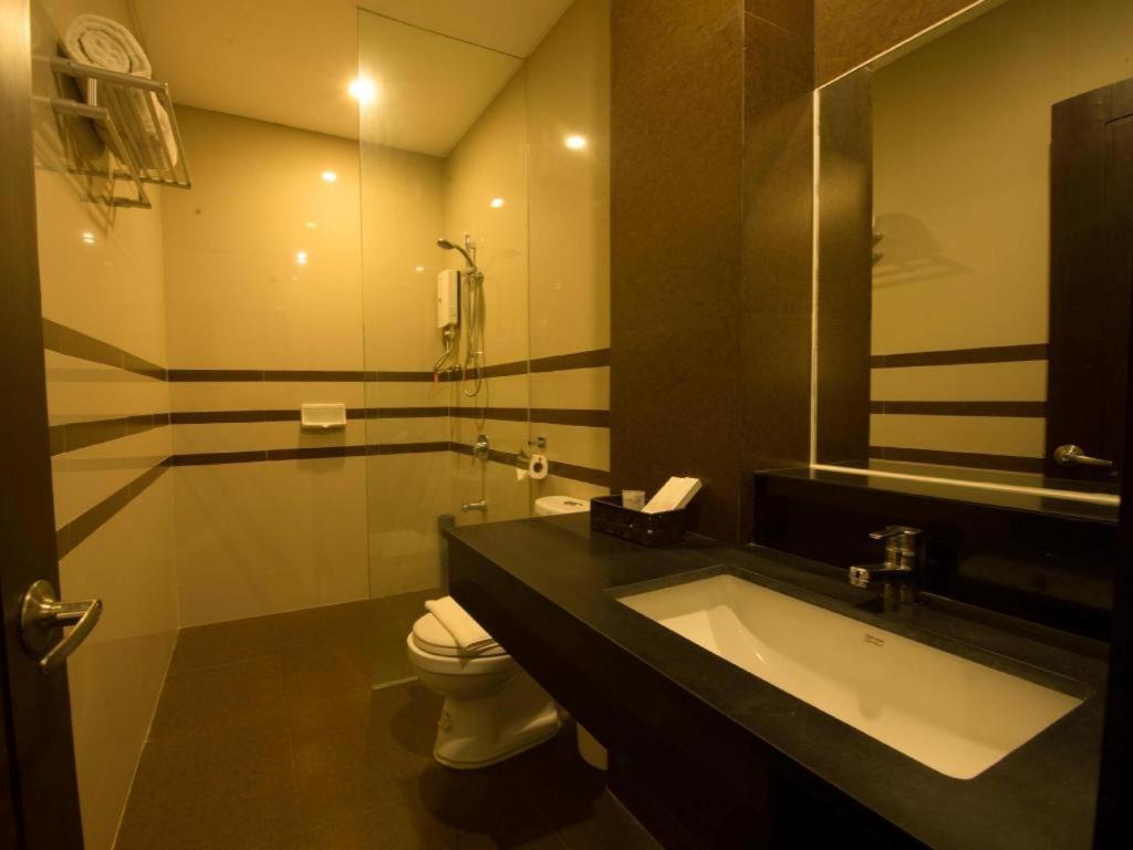 Infinity Suites Davao Bagian luar foto