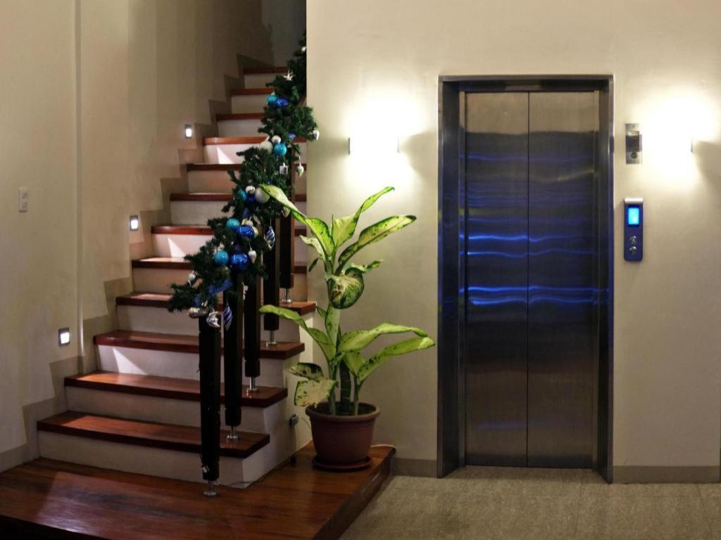 Infinity Suites Davao Bagian luar foto