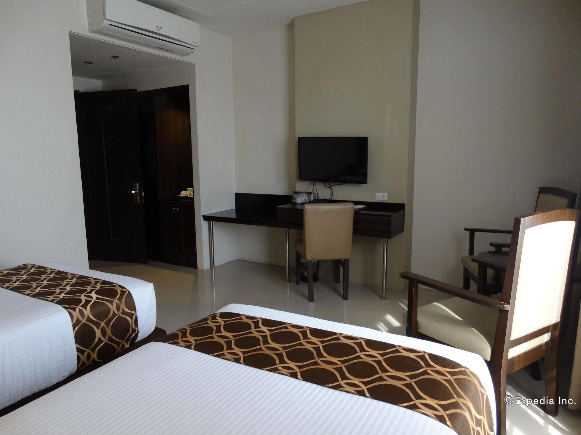 Infinity Suites Davao Bagian luar foto