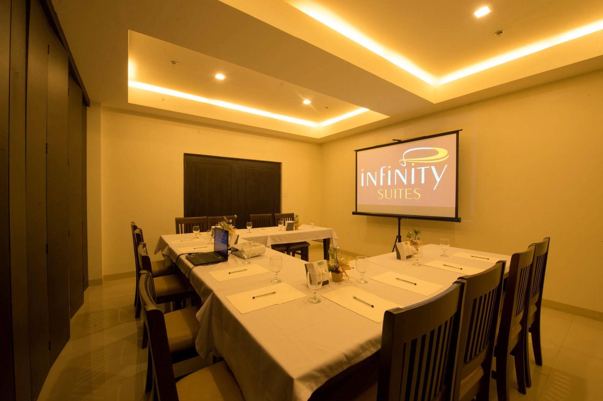 Infinity Suites Davao Bagian luar foto